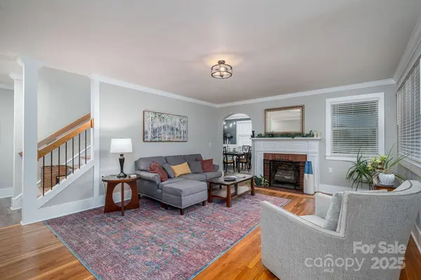 628 W 8th ST, Newton, NC 28658