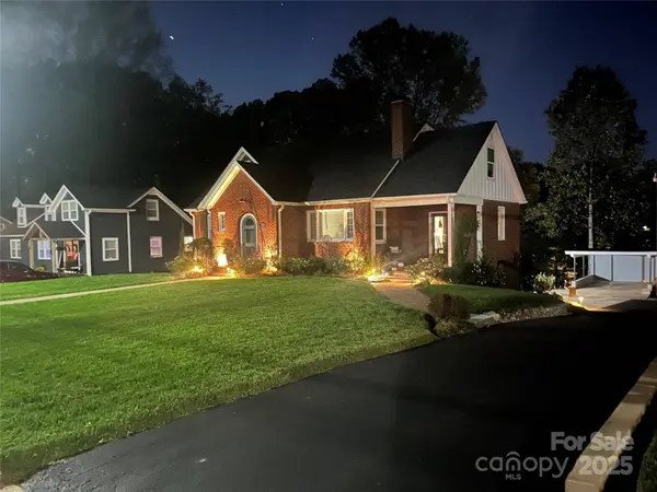 628 W 8th ST, Newton, NC 28658