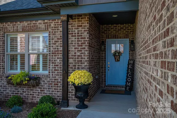 4290 Holly CIR NE, Conover, NC 28613