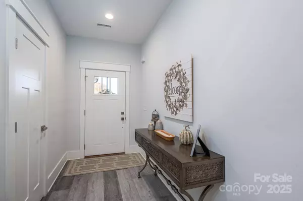 4290 Holly CIR NE, Conover, NC 28613