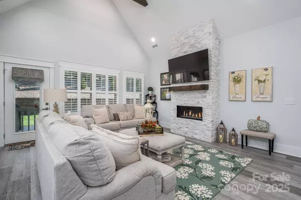 4290 Holly CIR NE, Conover, NC 28613