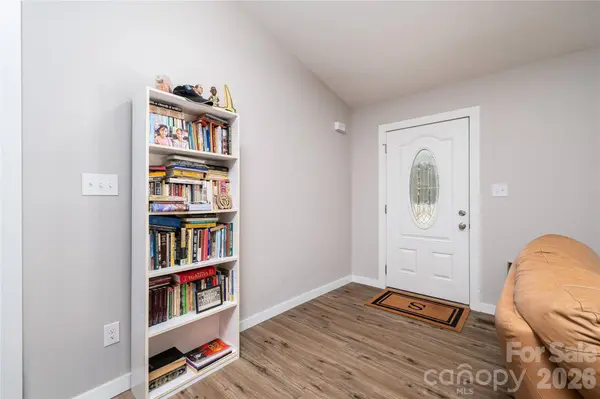 660 W 9th ST, Newton, NC 28658