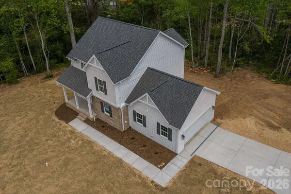 17 Tennyson DR, Taylorsville, NC 28681