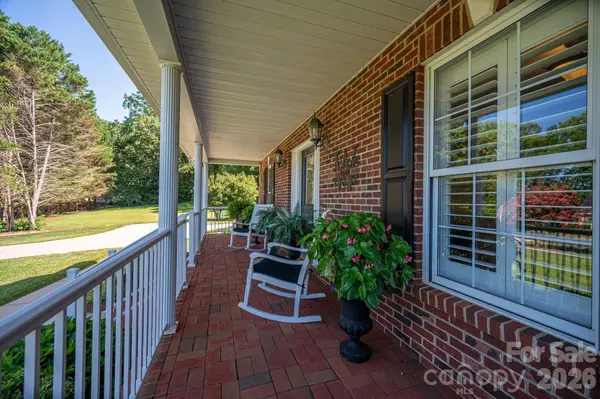 2928 Palmer DR NE, Conover, NC 28613