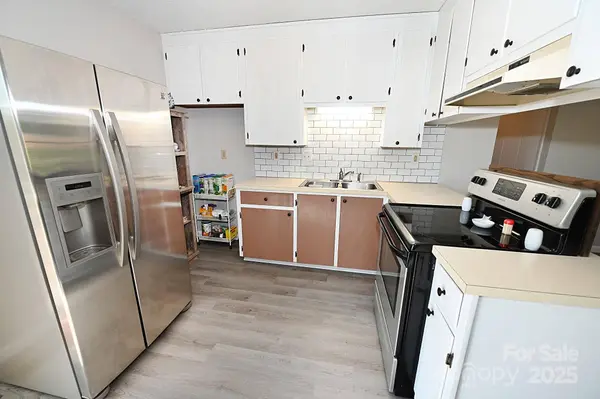 2263 Starbrooke DR, Newton, NC 28658