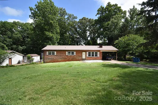 2625 Glenn ST, Newton, NC 28658