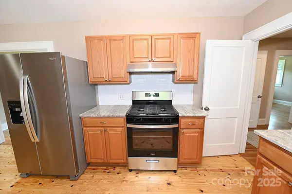 737 8th ST SW, Hickory, NC 28602