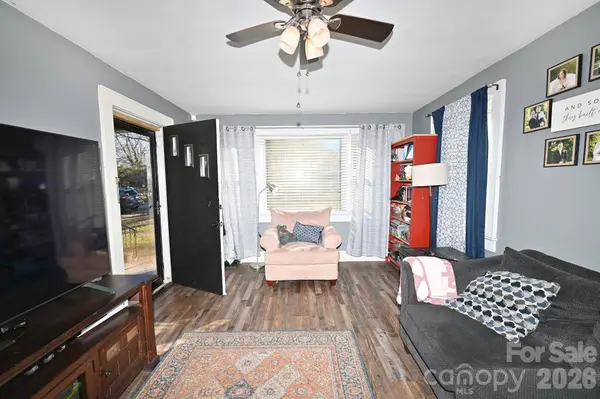 614 S Ashe AVE, Newton, NC 28658