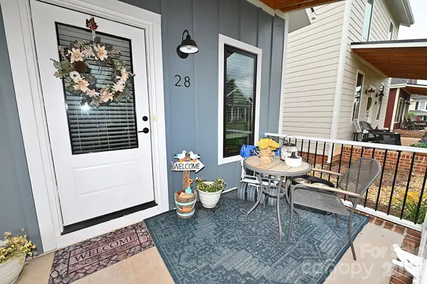 28 Cottage CT, Granite Falls, NC 28630