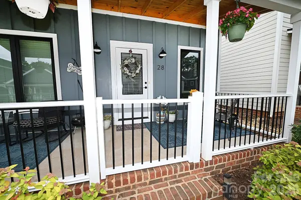 28 Cottage CT, Granite Falls, NC 28630