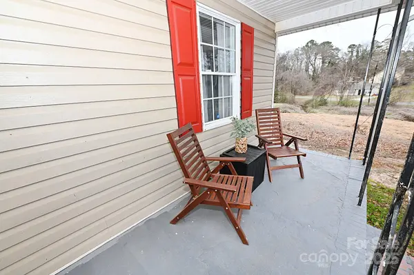 2010 Simmons ST, Gaston, NC 28052