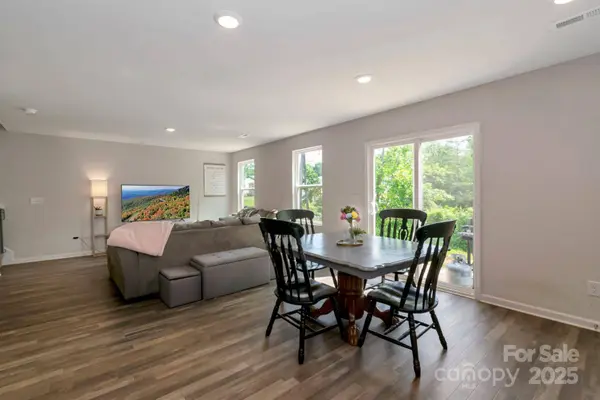 3305 Rian DR #18, Lenoir, NC 28645