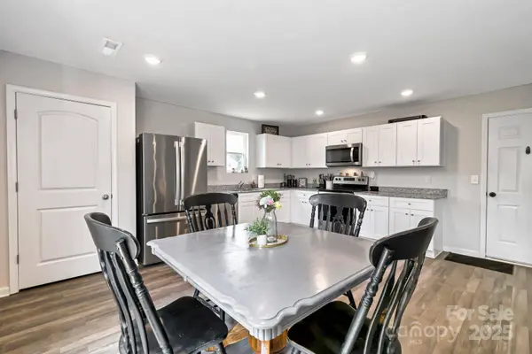 3305 Rian DR #18, Lenoir, NC 28645