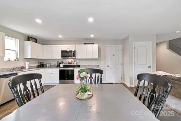 3305 Rian DR #18, Lenoir, NC 28645