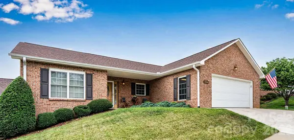 1284 Wexford Village CIR NE #31, Lenoir, NC 28645