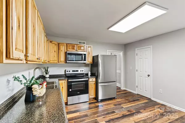 729 Tenth AVE NE, Hickory, NC 28601