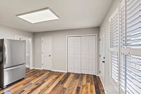 729 Tenth AVE NE, Hickory, NC 28601