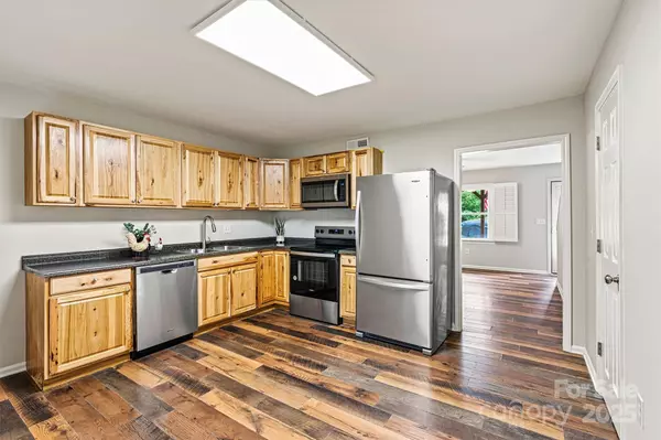 729 Tenth AVE NE, Hickory, NC 28601