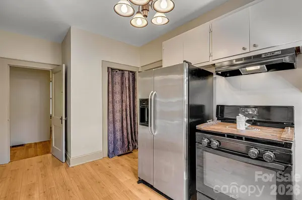 220 W 8th ST, Newton, NC 28658