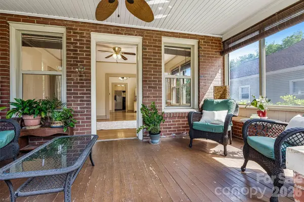 220 W 8th ST, Newton, NC 28658
