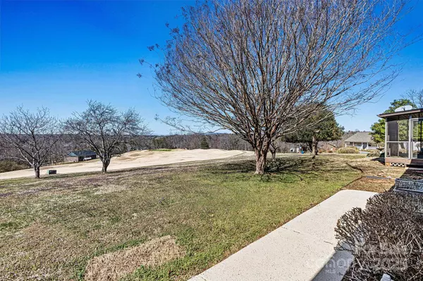 2 Honeysuckle WAY, Granite Falls, NC 28630