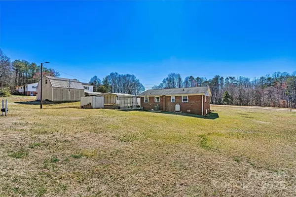 1802 Young DR, Conover, NC 28613