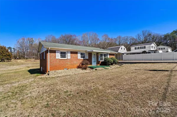 1802 Young DR, Conover, NC 28613