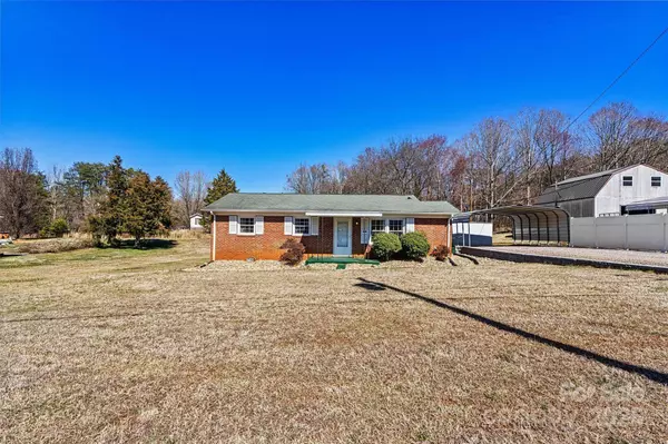 1802 Young DR, Conover, NC 28613