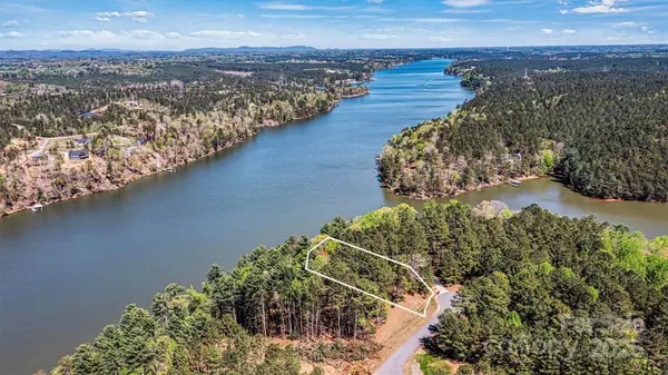 106 Pier Point DR, Connelly Springs, NC 28612