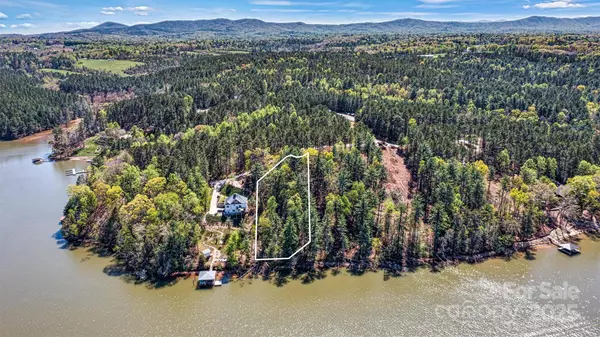 106 Pier Point DR, Connelly Springs, NC 28612