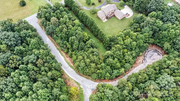 2807 17th Street CT NE #1-14, Hickory, NC 28601