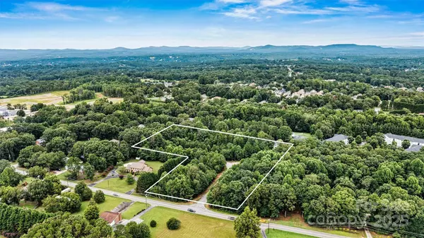 2807 17th Street CT NE #1-14, Hickory, NC 28601