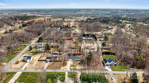 1140 Knollwood DR, Claremont, NC 28610