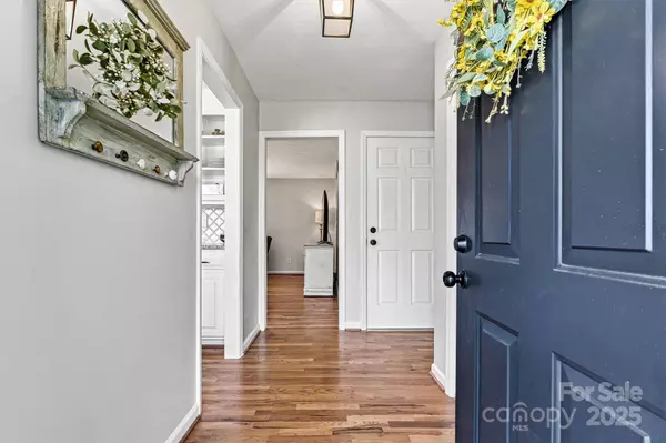 1140 Knollwood DR, Claremont, NC 28610