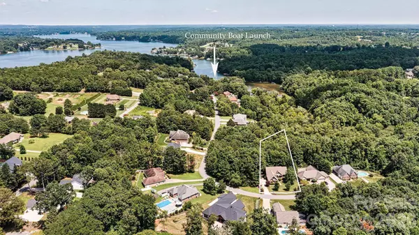 6212 Hayden DR, Hickory, NC 28601