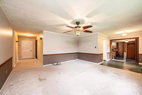 1025 Hefner DR NW, Conover, NC 28613