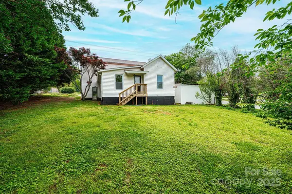 210 W 15th ST, Newton, NC 28658