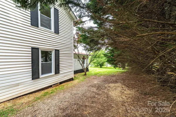 210 W 15th ST, Newton, NC 28658