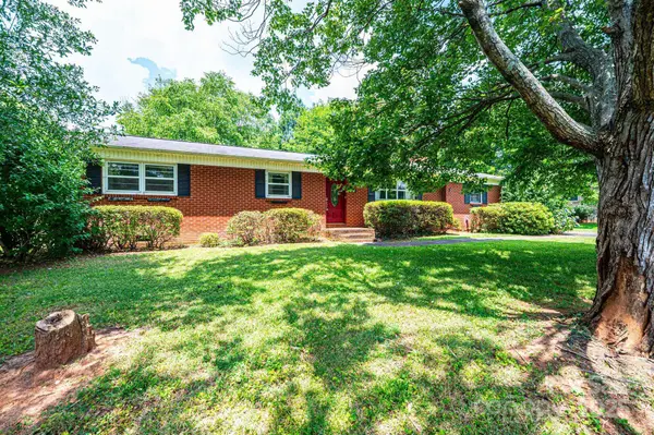 1008 2nd ST SE, Conover, NC 28613