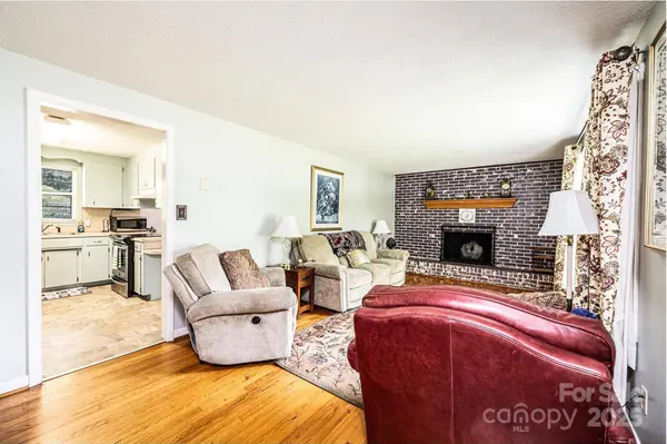 1008 2nd ST SE, Conover, NC 28613