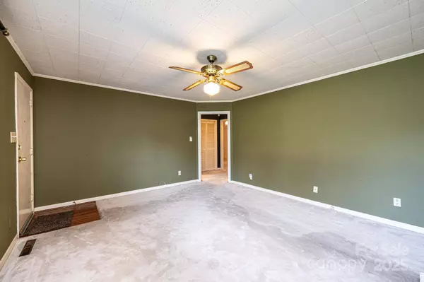 1837 5th AVE SW, Hickory, NC 28602