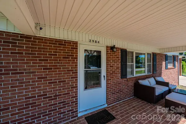 2984 Lutz BLVD, Newton, NC 28658