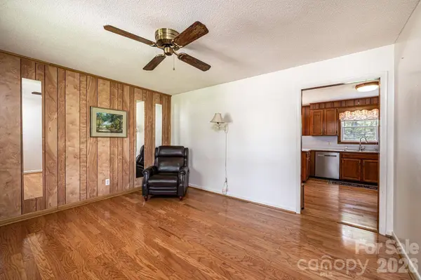315 Shannonbrook DR, Newton, NC 28658