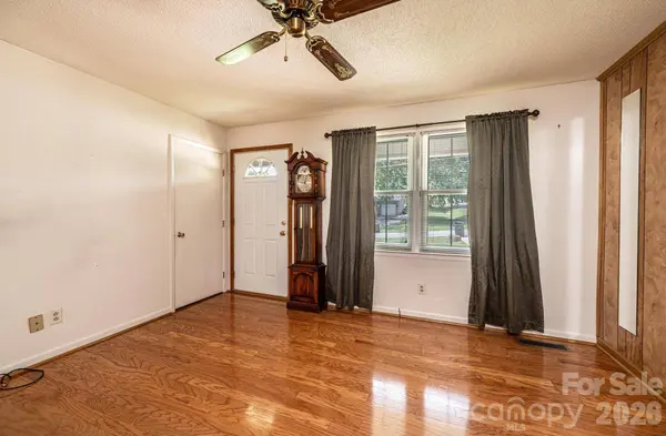 315 Shannonbrook DR, Newton, NC 28658