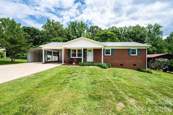 315 Shannonbrook DR, Newton, NC 28658
