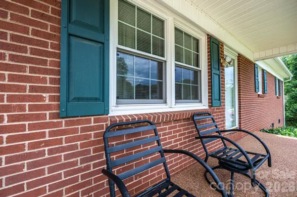 315 Shannonbrook DR, Newton, NC 28658