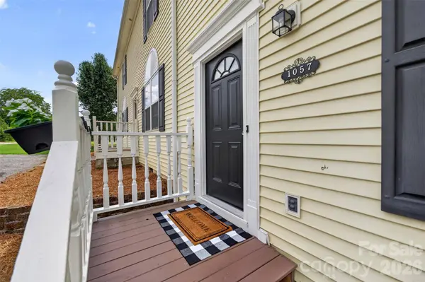 1057 19th ST NE, Hickory, NC 28601
