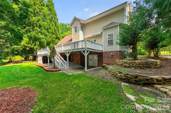 220 35th AVE NE, Hickory, NC 28601