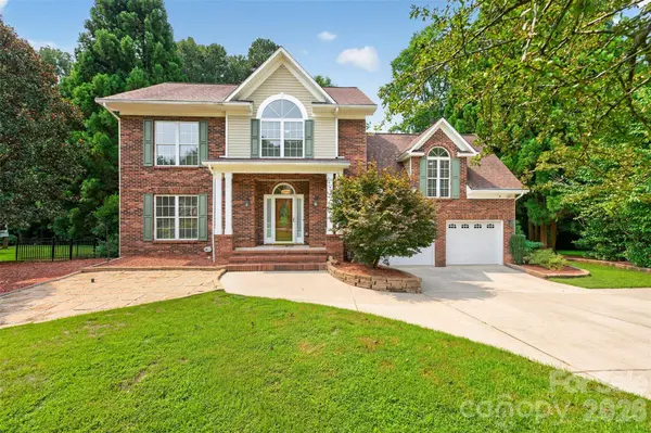 220 35th AVE NE, Hickory, NC 28601
