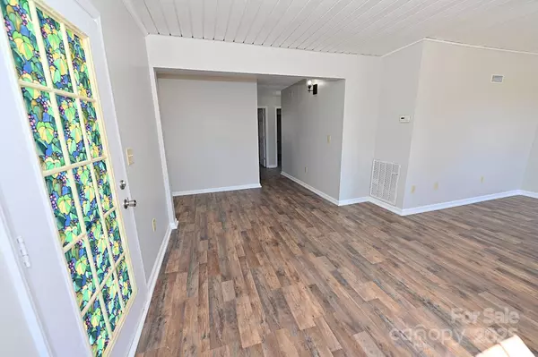 1412 Cliffside PL SE, Lenoir, NC 28645